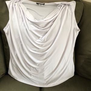 ✨BOGO FREE✨ Cute white sleeveless blouse